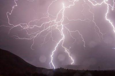 為什么輸電鐵塔上都寫(xiě)著(zhù)高壓危險？