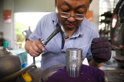 電氣化生產(chǎn)和電商化交易改變了傳統手工藝產(chǎn)銷(xiāo)的形態(tài)