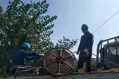 南村線(xiàn)路改造項目施工中完成4X300電纜敷設