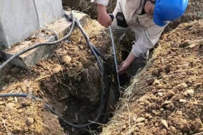 線(xiàn)路內接地電阻測量不合格的桿塔基礎采用新型材料石墨接地進(jìn)行改造