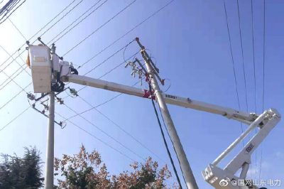 節后帶電作業(yè)忙 客戶(hù)用電有保障