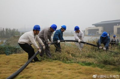 梁山縣供電公司敷設電纜 服務(wù)東部新城建設