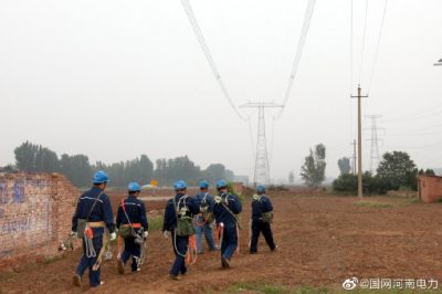 武陟縣供電公司對10千伏三陽(yáng)南線(xiàn)進(jìn)行檢修