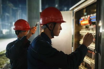 晝夜施工石北500千伏擴建忻都間隔工程現場(chǎng)