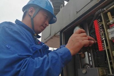 南皮縣供電公司更換35千伏店子站311開(kāi)關(guān)操作機構