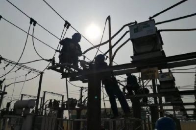 行唐縣供電公司在35千伏貝村變電站開(kāi)展秋檢預試
