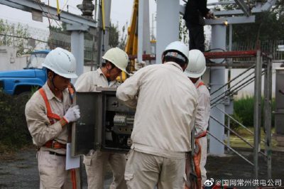 常州金壇區供電公司對武宜變開(kāi)展秋檢工作