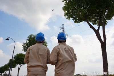 太倉市供電公司用無(wú)人機對轄區內的220千伏線(xiàn)路進(jìn)行巡視