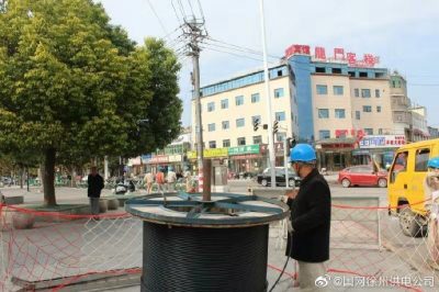沿線(xiàn)架設光纜推進(jìn)配網(wǎng)自動(dòng)化建設