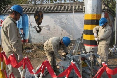 岳莊線(xiàn)桿塔高壓真空斷路器進(jìn)行升級改造