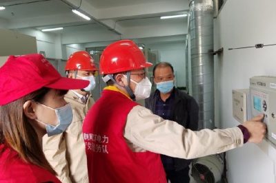 蘇州市吳江區供電公司排查學(xué)校的配電設備