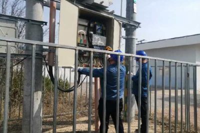張格莊鎮衛生院配電變壓器進(jìn)行測溫檢查