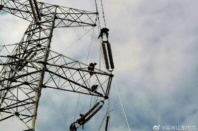 天辰齊翔己二腈線(xiàn)路遷改工程現場(chǎng)