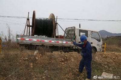 蓬萊市供電公司：10千伏臥龍線(xiàn)進(jìn)行改造施工