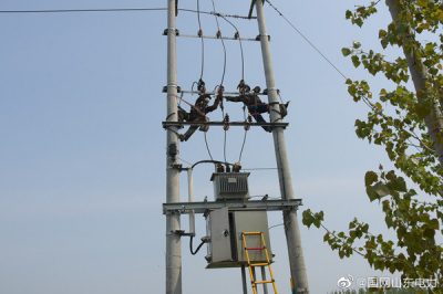 寧津縣供電公司10千伏鄭莊線(xiàn)進(jìn)行檢修