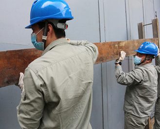 封堵廠(chǎng)房大門(mén)為哪般？
