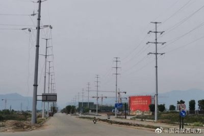 線(xiàn)路遷改施工忙 電力供應有保障