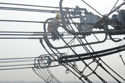 800千伏線(xiàn)路更換零值及破損瓷瓶