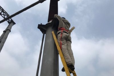 500千伏泰興變開(kāi)展母線(xiàn)檢修工作