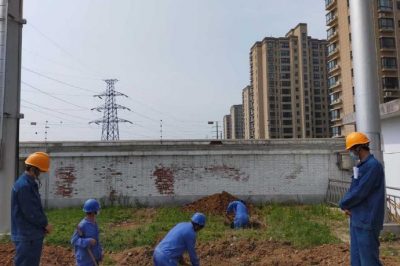 110kV線(xiàn)路工程內進(jìn)行設備基礎開(kāi)挖施工