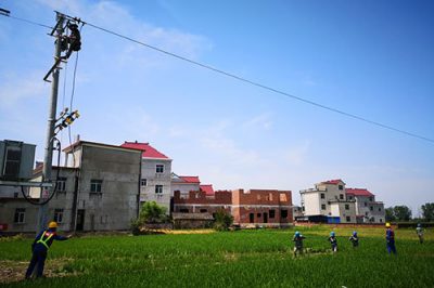 告別電網(wǎng)“孤島” 樂(lè )平3萬(wàn)余村民用上大網(wǎng)電