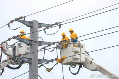 帶電加裝分界開(kāi)關(guān) 確保供電穩定