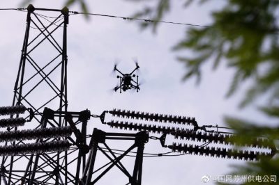 無(wú)人機航母巡線(xiàn)保供電