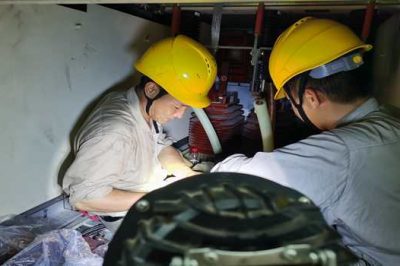 “零點(diǎn)作業(yè)”除隱患 補強電網(wǎng)迎夏峰