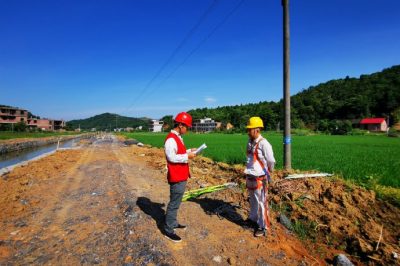 維修10千伏線(xiàn)路電桿C相導線(xiàn)故障