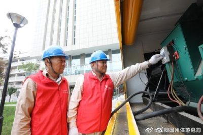 巡視配電室設備為中考保電護航