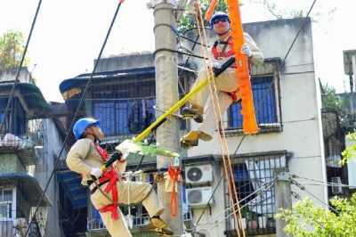 高溫集訓 苦練本領(lǐng)備戰“巴渝工匠”杯技能競賽
