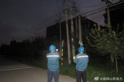 對轄區內線(xiàn)路開(kāi)展夜巡
