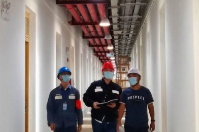 對廣東華商學(xué)院檢查用電設施線(xiàn)路，消除用電隱患