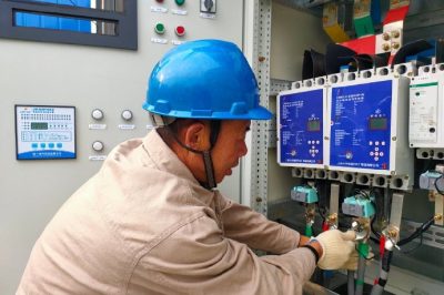 進(jìn)行下莊#2新臺區分割及電纜敷設工作