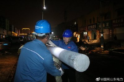 搶修10千伏府前線(xiàn)城東支因外力損壞的用戶(hù)設備