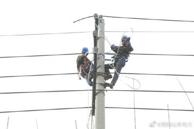 對施工人員進(jìn)行電力設施保護宣傳