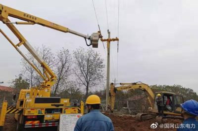 進(jìn)行10千伏山河線(xiàn)大曲河支線(xiàn)帶電改造工程施工